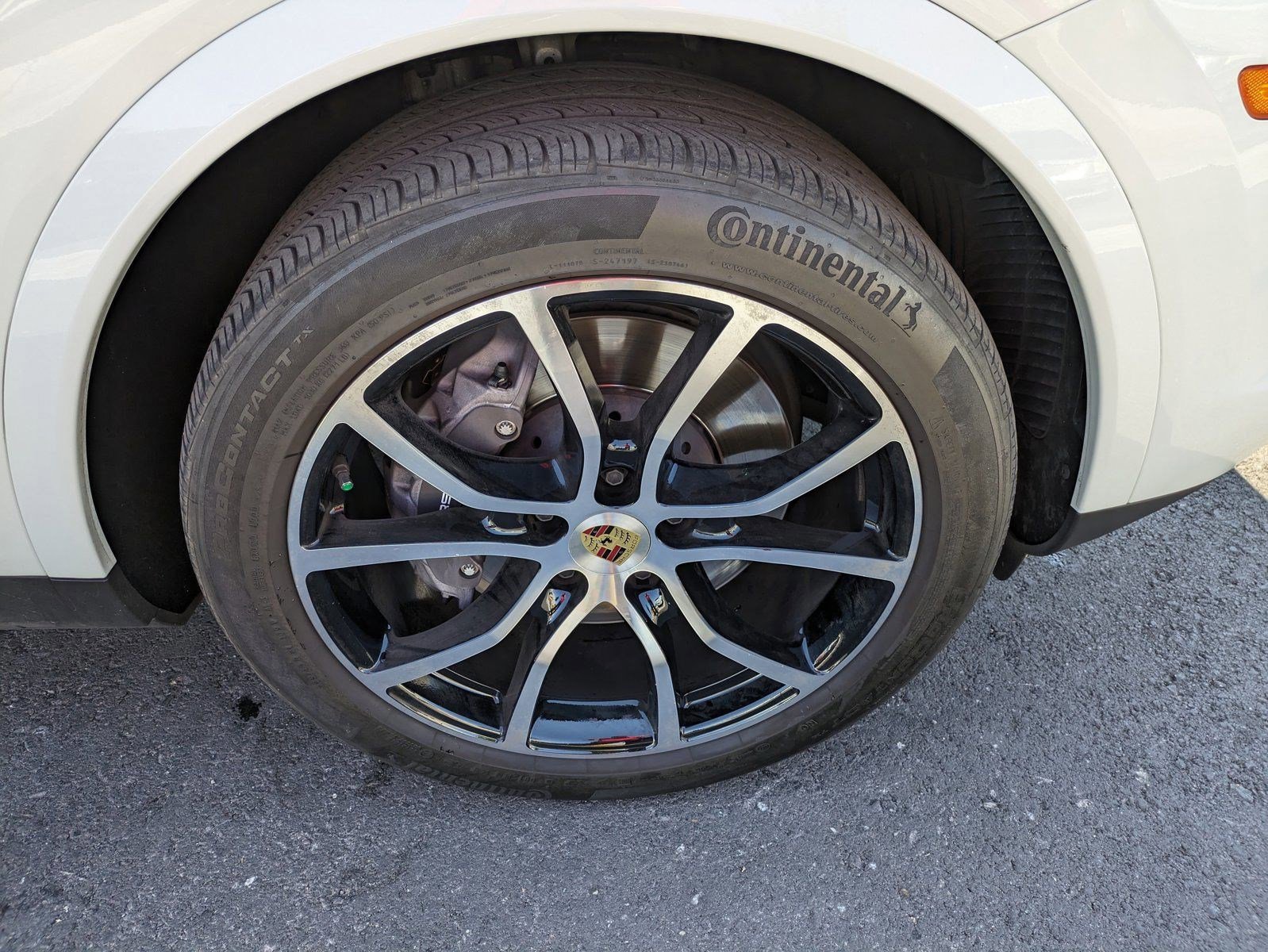 Certified 2023 Porsche Cayenne Coupe image 25