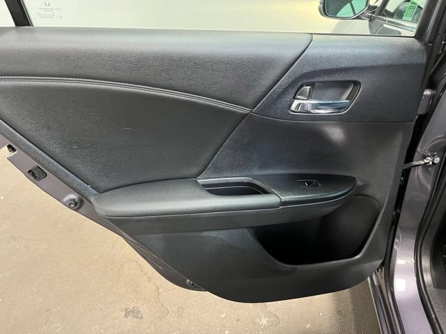 Used 2017 Honda Accord EX image 16