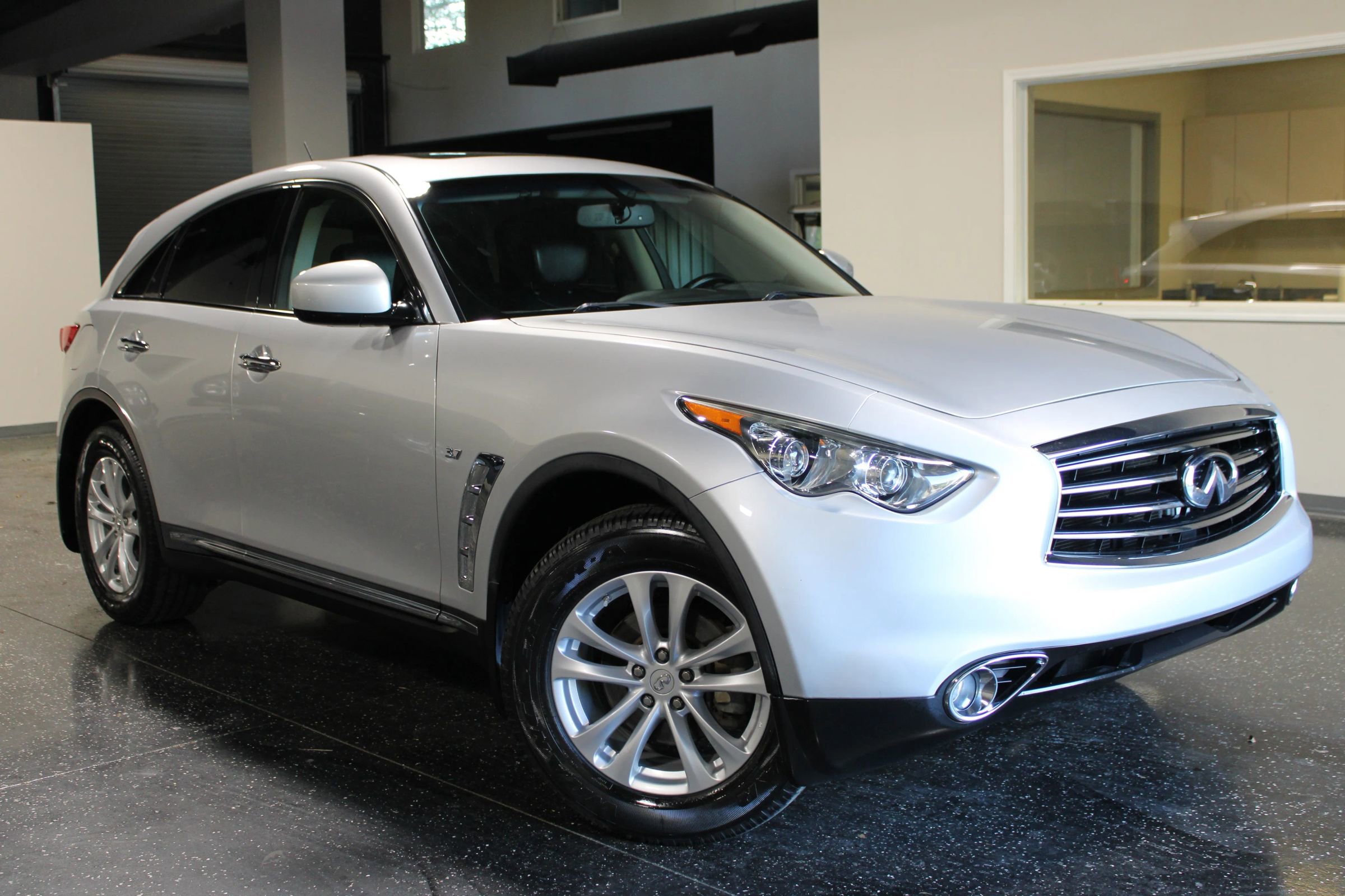 Used 2014 INFINITI QX70 3.7 image 1