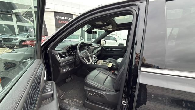 Used 2022 GMC Yukon XL Denali image 2