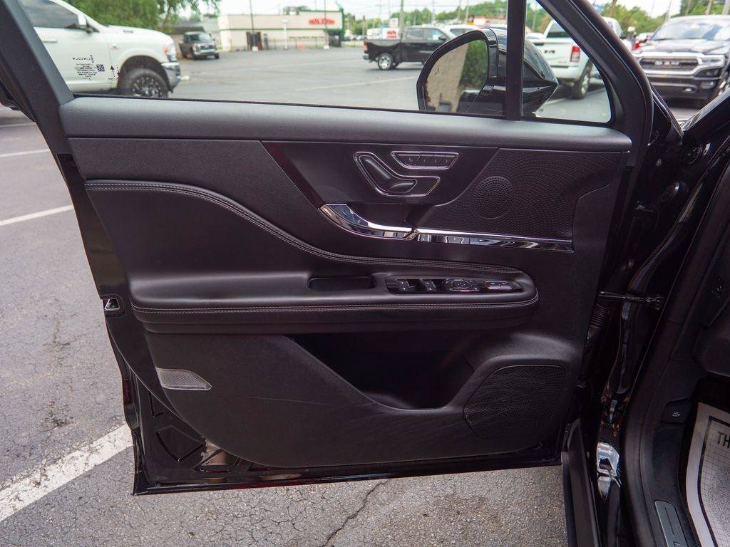 Used 2023 Lincoln Corsair FWD image 16