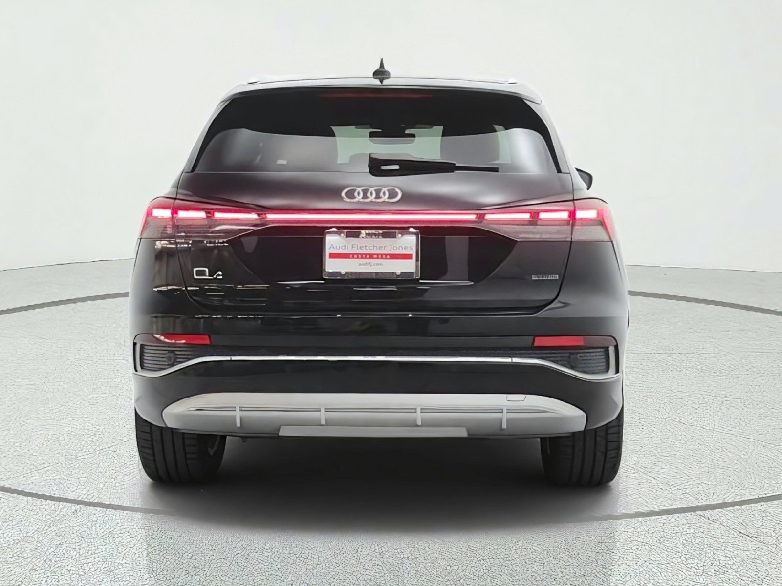 Used 2024 Audi Q4 e-tron Premium AWD/4WD image 6