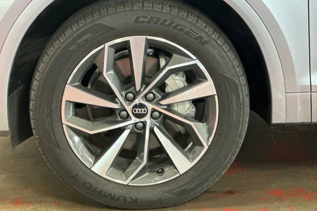 Used 2023 Audi Q5 2.0T Premium w/ Convenience Package image 34