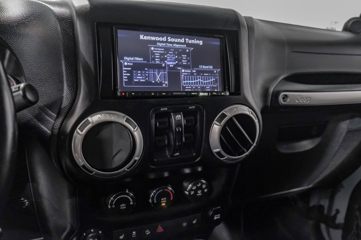 Used 2014 Jeep Wrangler Unlimited Rubicon w/ Connectivity Group image 23