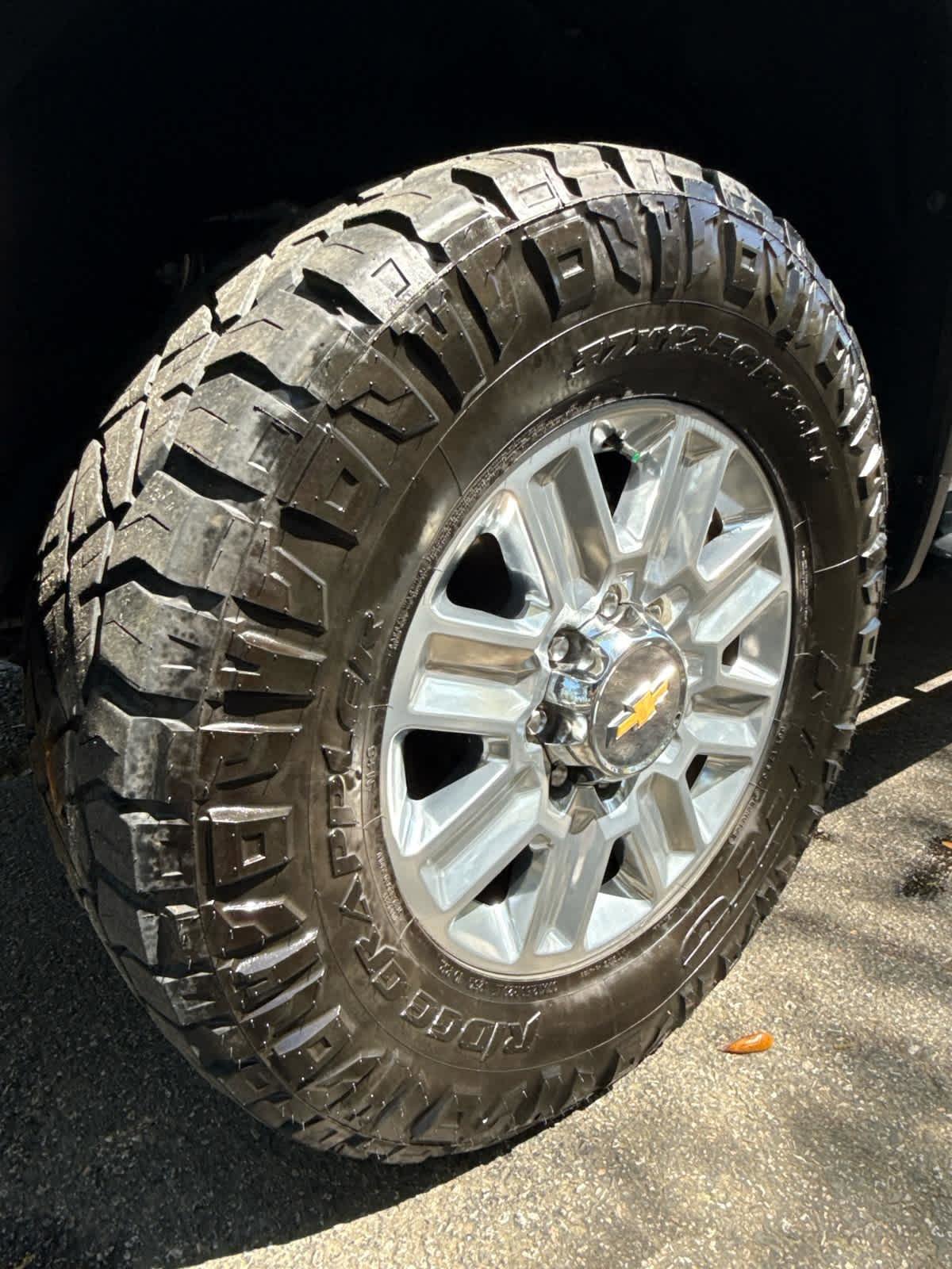 Used 2024 Chevrolet Silverado 2500 High Country w/ High Country Premium Package image 9