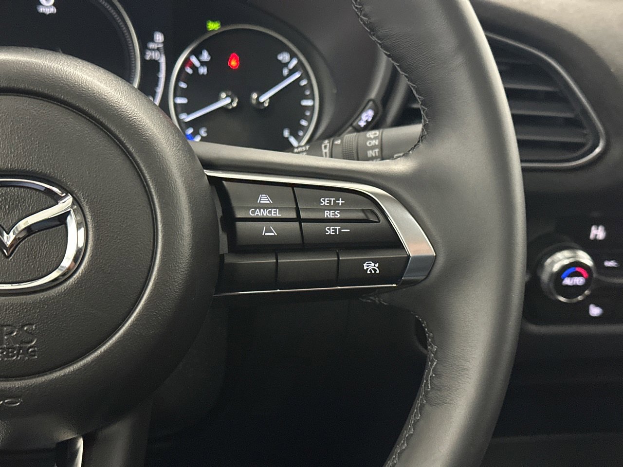 Used 2025 MAZDA CX-30 Carbon image 22