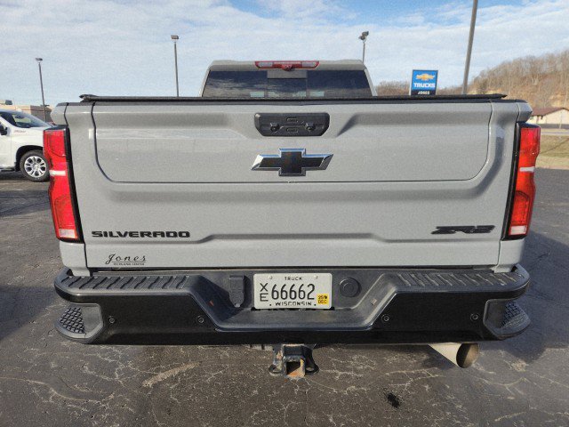 Used 2024 Chevrolet Silverado 2500 ZR2 w/ Technology Package image 4