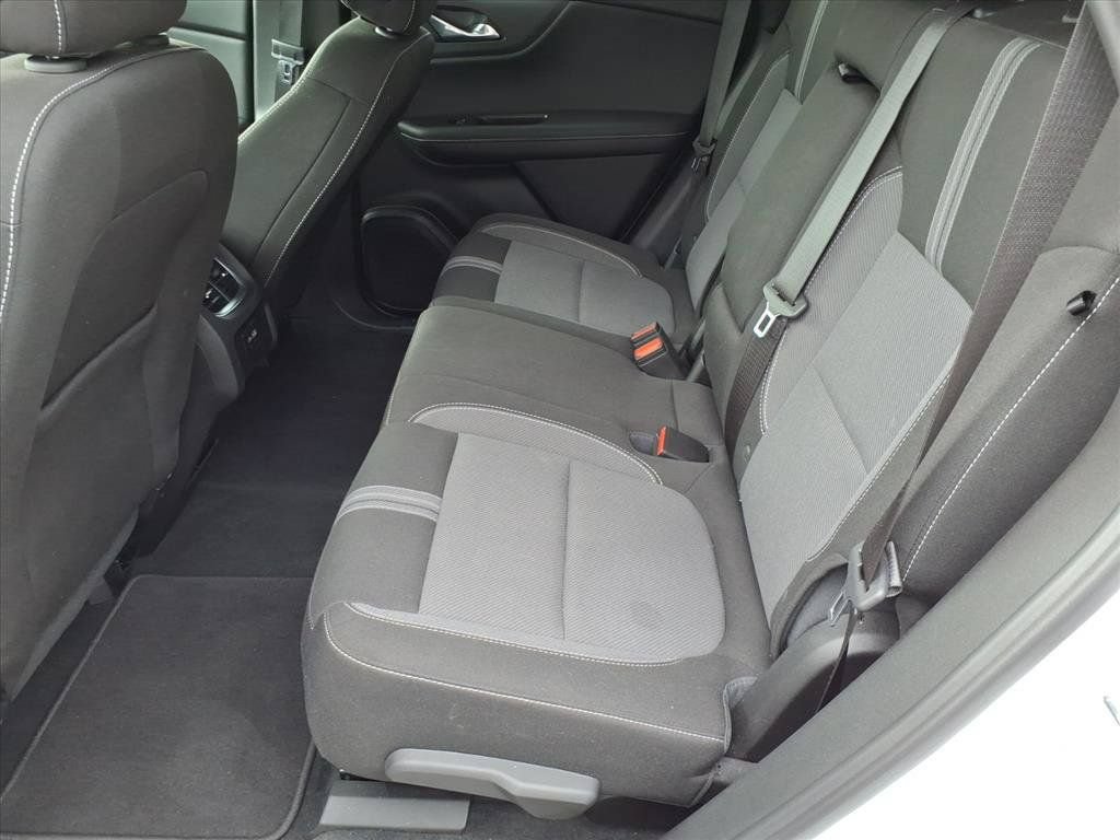 Used 2025 Chevrolet Blazer LT FWD image 13