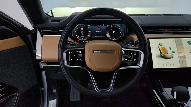 Used 2025 Land Rover Range Rover Sport SE image 14
