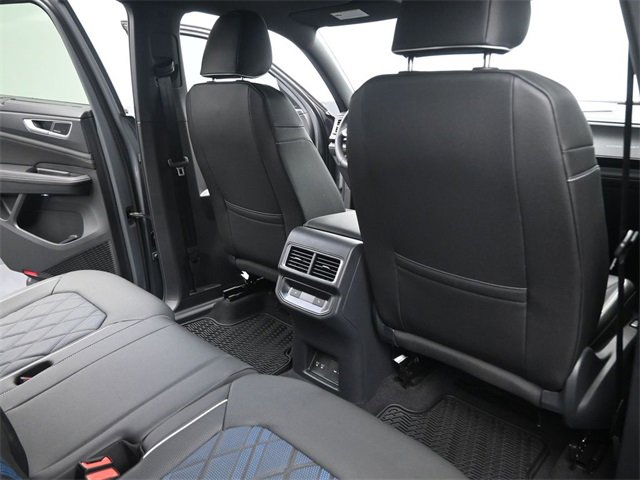 New 2025 Volkswagen Atlas Cross Sport SEL Premium R-Line image 16
