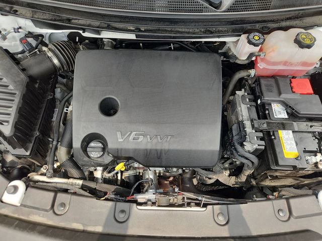 Used 2024 Chevrolet Traverse LS w/ Safety Package FWD image 28