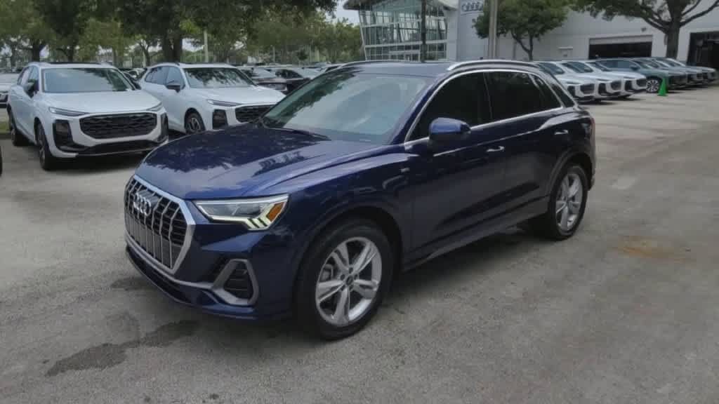 Certified 2024 Audi Q3 2.0T Premium w/ Convenience Package AWD/4WD image 4