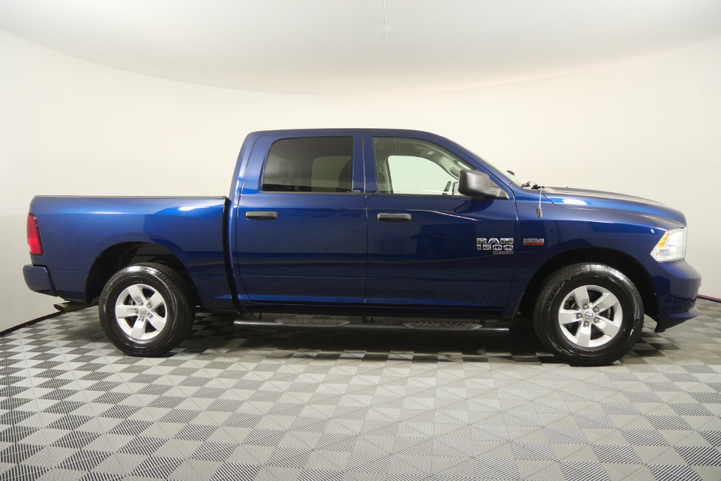 Used 2020 RAM 1500 Express RWD image 3