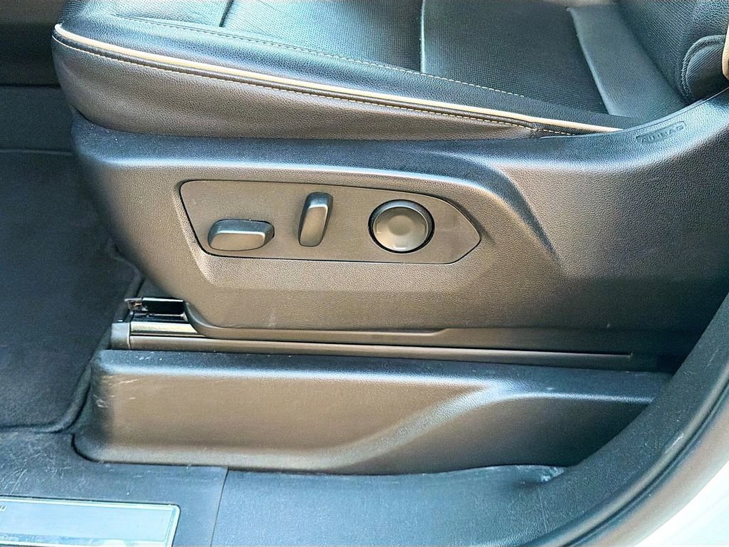 Used 2024 GMC Yukon SLT image 22