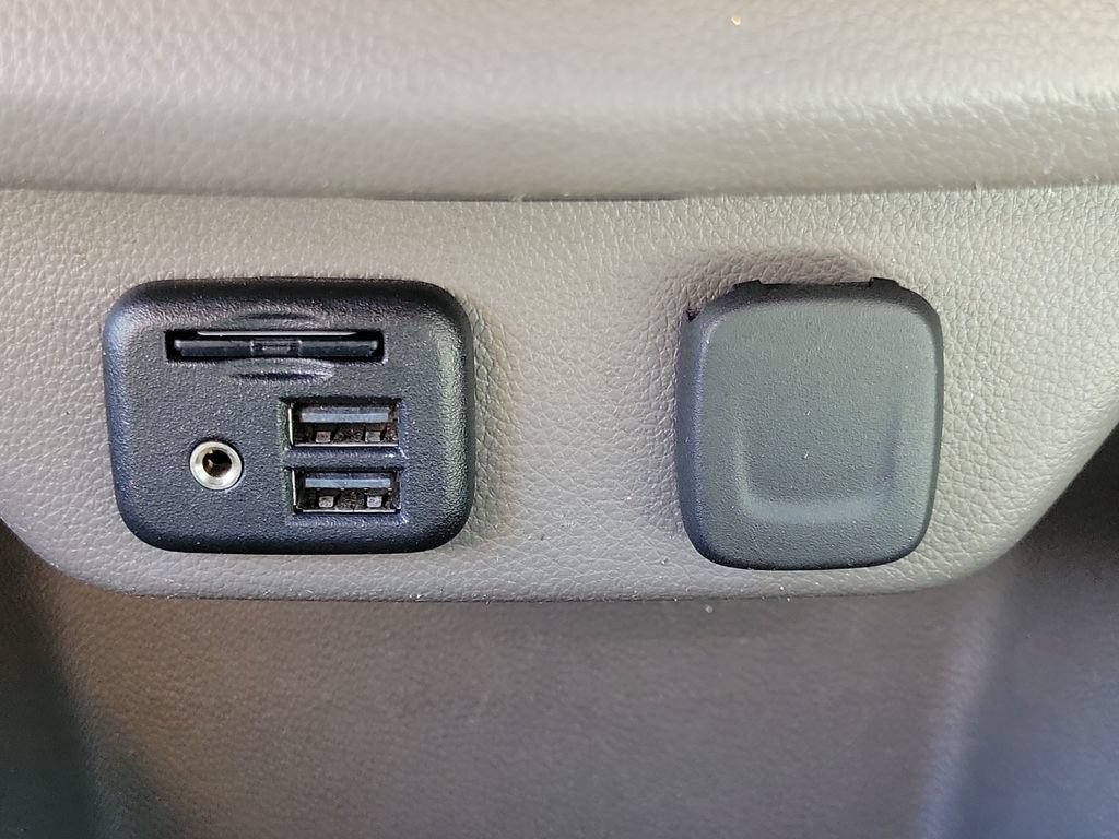 Used 2020 Chevrolet Traverse Premier w/ LPO, Floor Liner Package FWD image 31