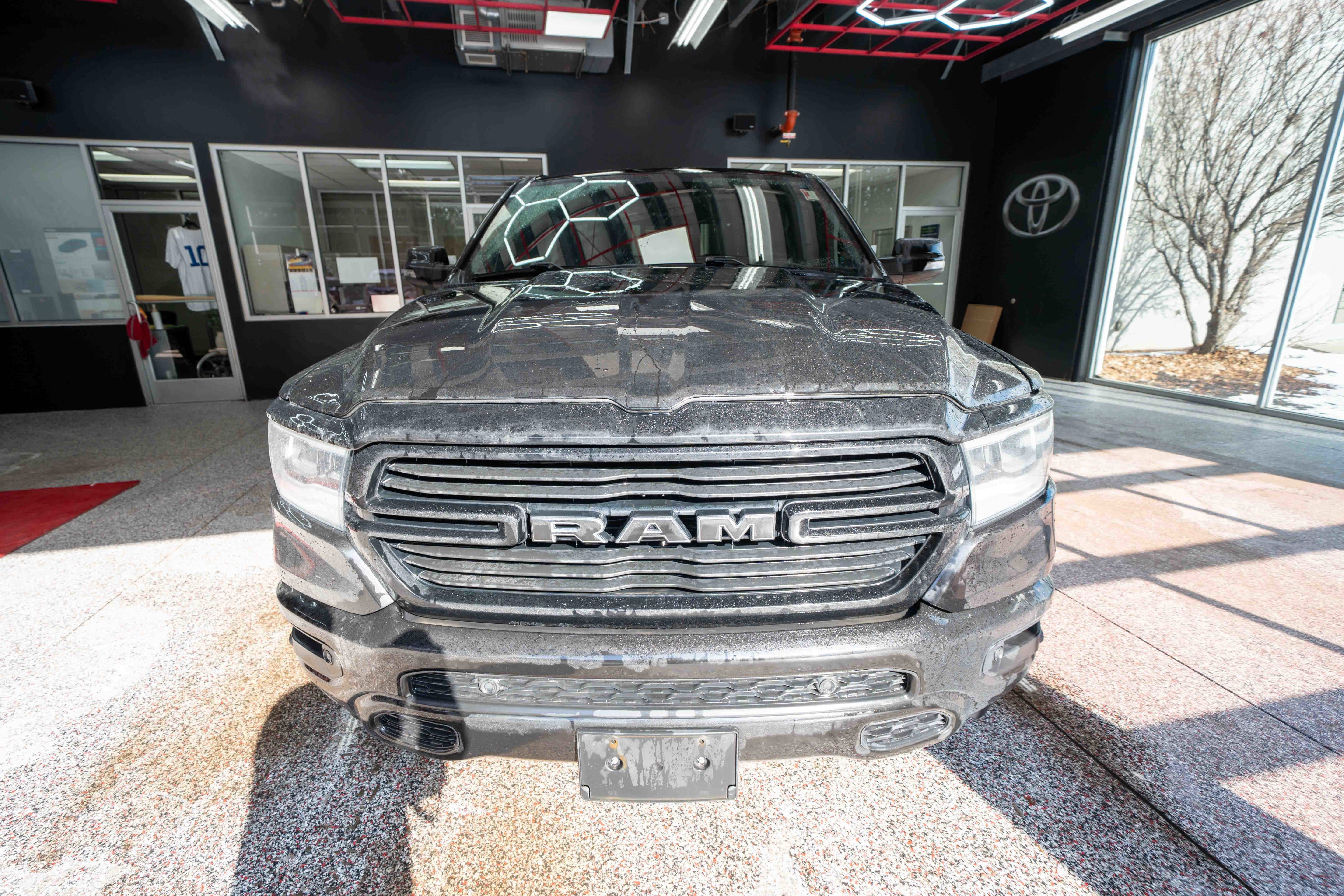 Used 2022 RAM 1500 Laramie w/ Sport Appearance Package image 6