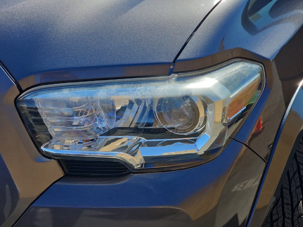 Used 2017 Toyota Tacoma SR5 w/ Tow Package RWD image 31