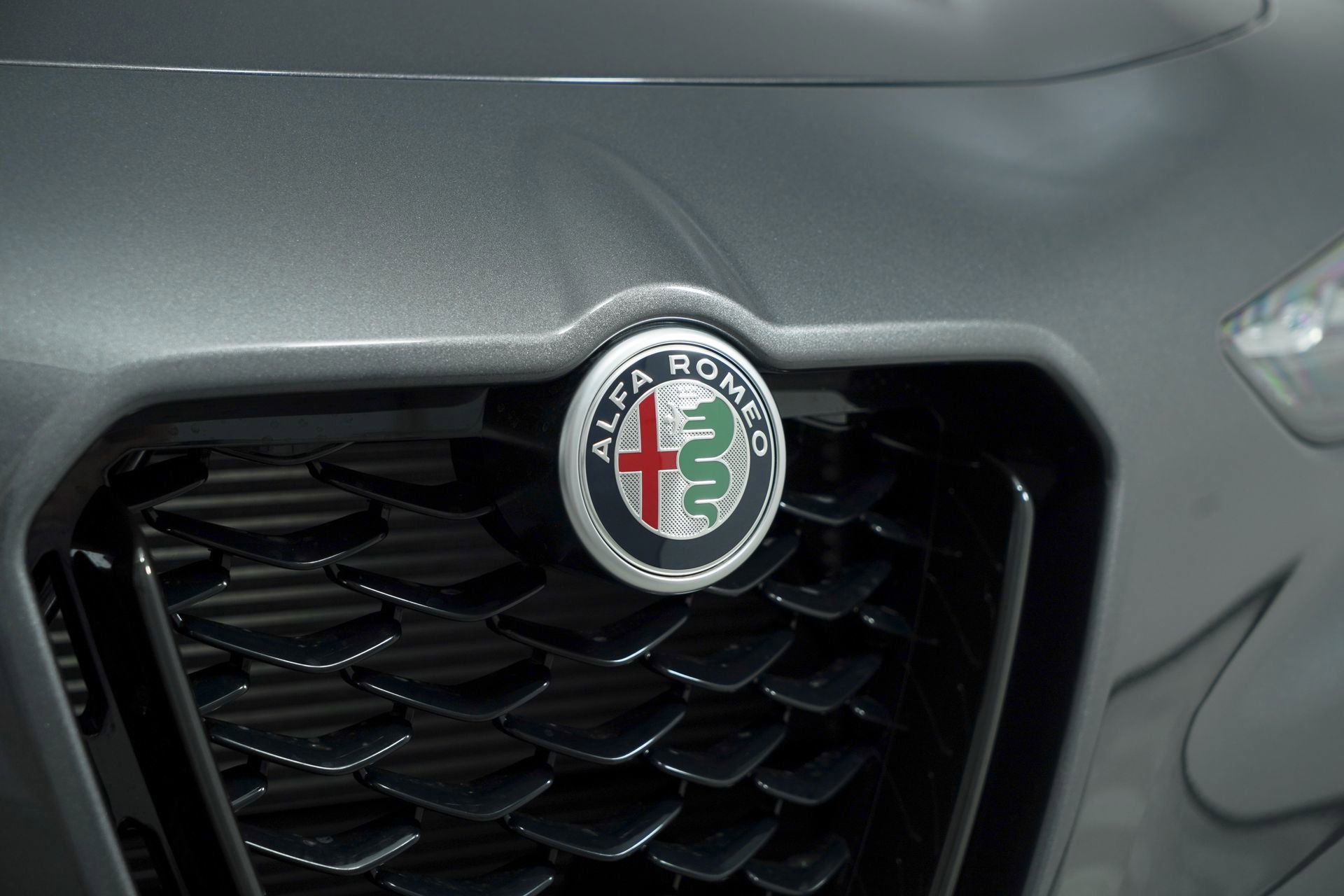 New 2025 Alfa Romeo Stelvio Sprint AWD/4WD image 12