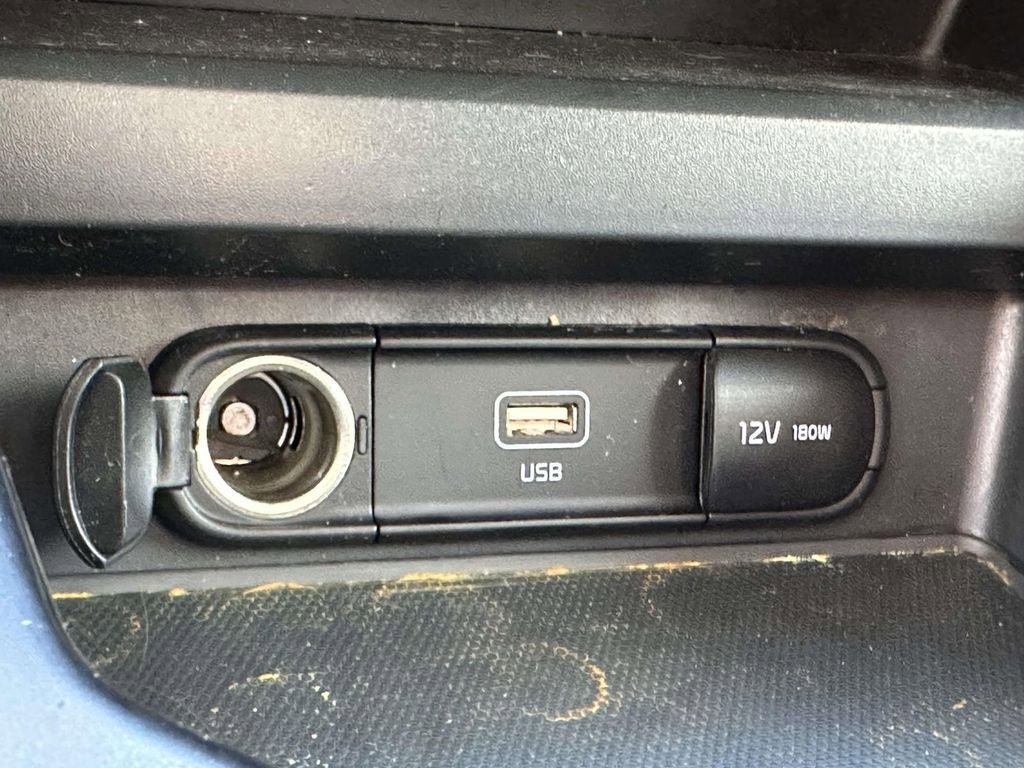 Certified 2023 Kia Soul LX FWD image 17