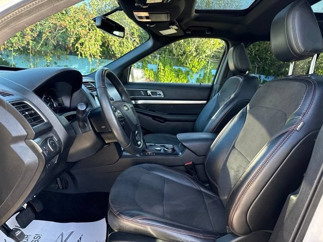 Used 2018 Ford Explorer XLT w/ XLT Appearance Package AWD/4WD image 23