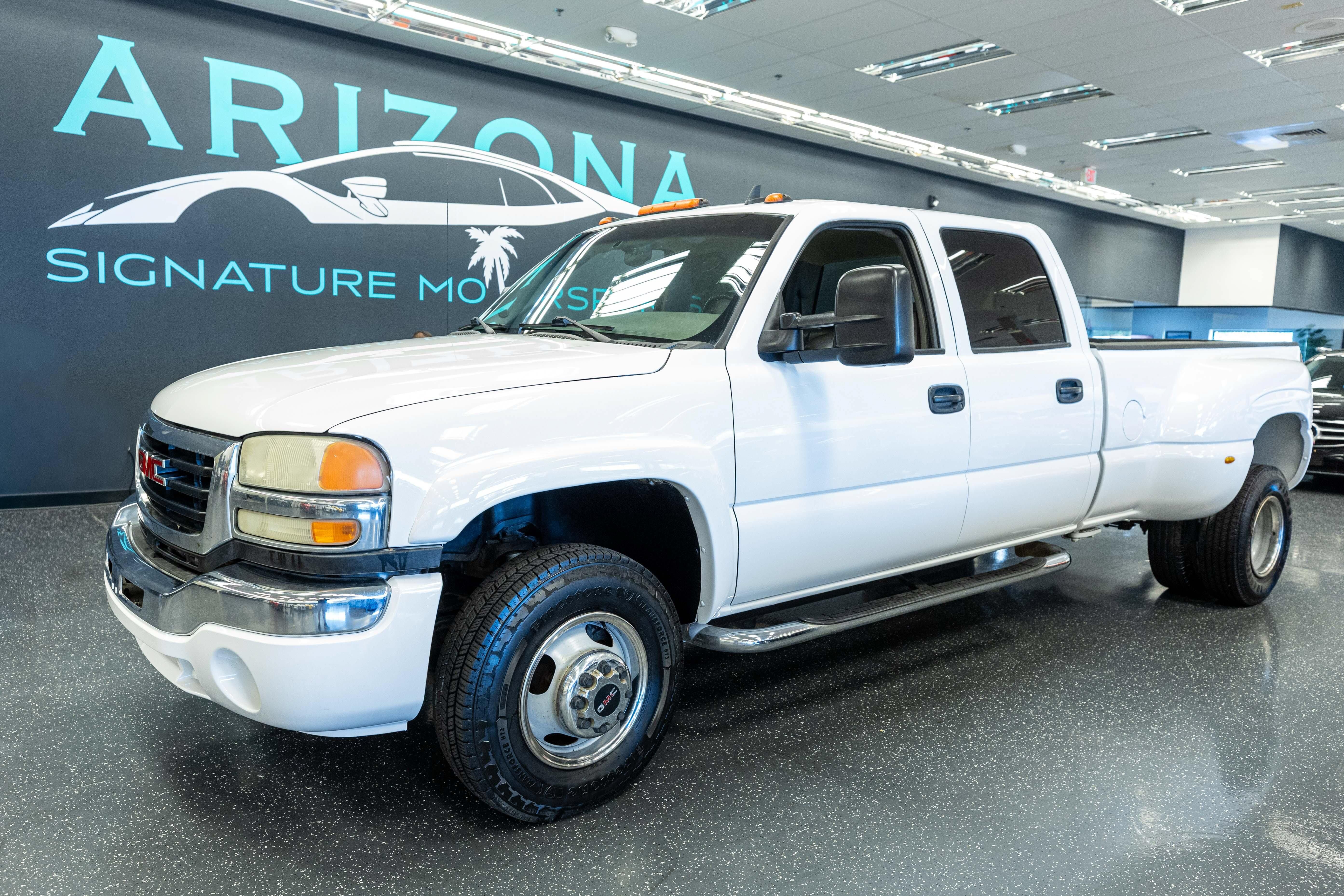 Used 2007 GMC Sierra 3500 SLT w/ Heavy-Duty Power Package AWD/4WD image 1