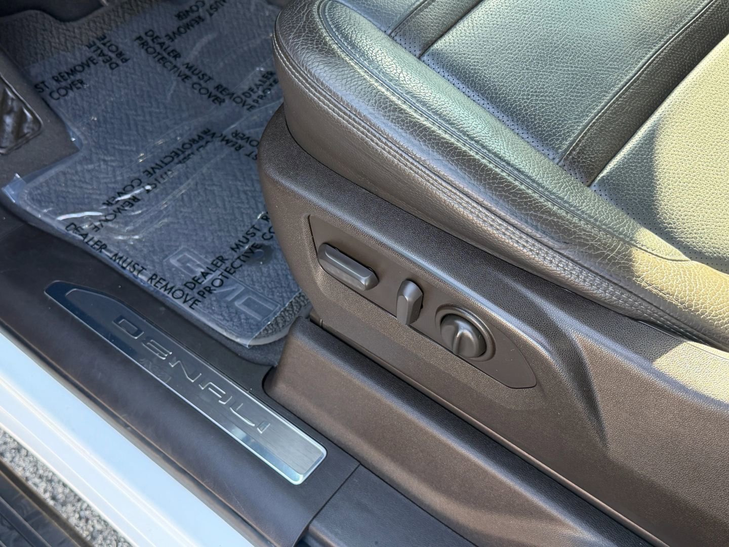 Used 2022 GMC Sierra 1500 Denali w/ Denali Reserve Package image 16