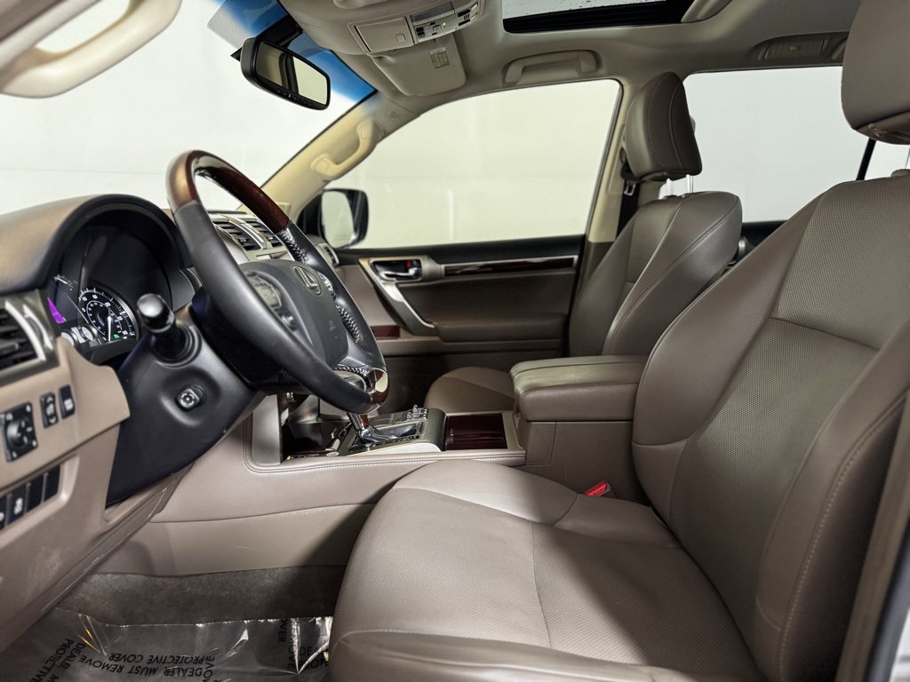 Used 2019 Lexus GX 460 image 17