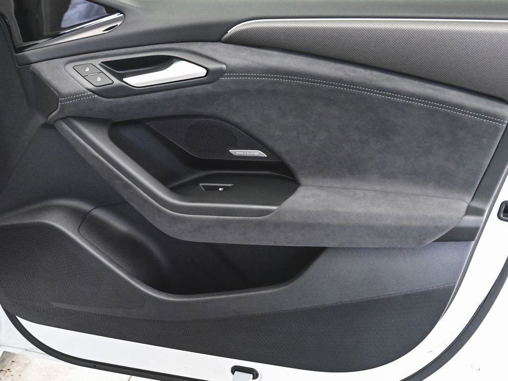 Used 2025 Audi S6 e-tron Prestige w/ 21" Black Optic Package AWD/4WD image 11