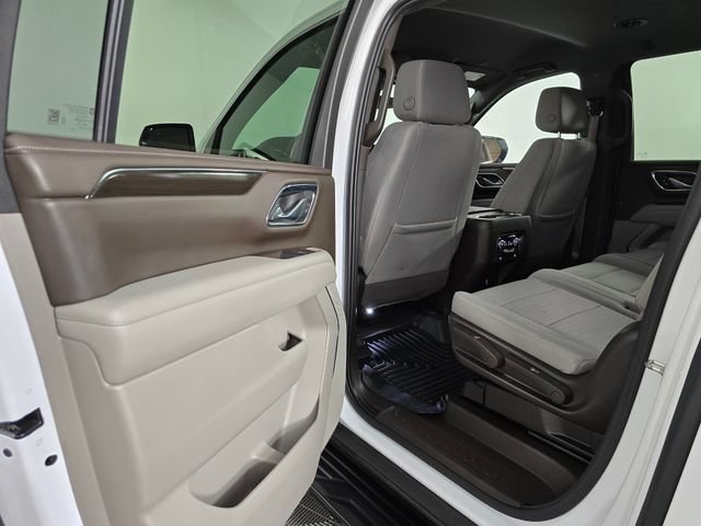 Used 2022 GMC Yukon XL SLE w/ Gmc Pro Safety Plus Package AWD/4WD image 18