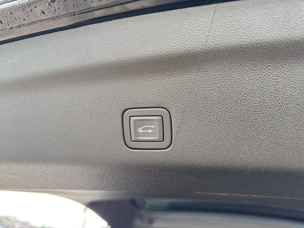 Used 2025 GMC Yukon XL Denali Ultimate w/ LPO, Floor Liner Package AWD/4WD image 47