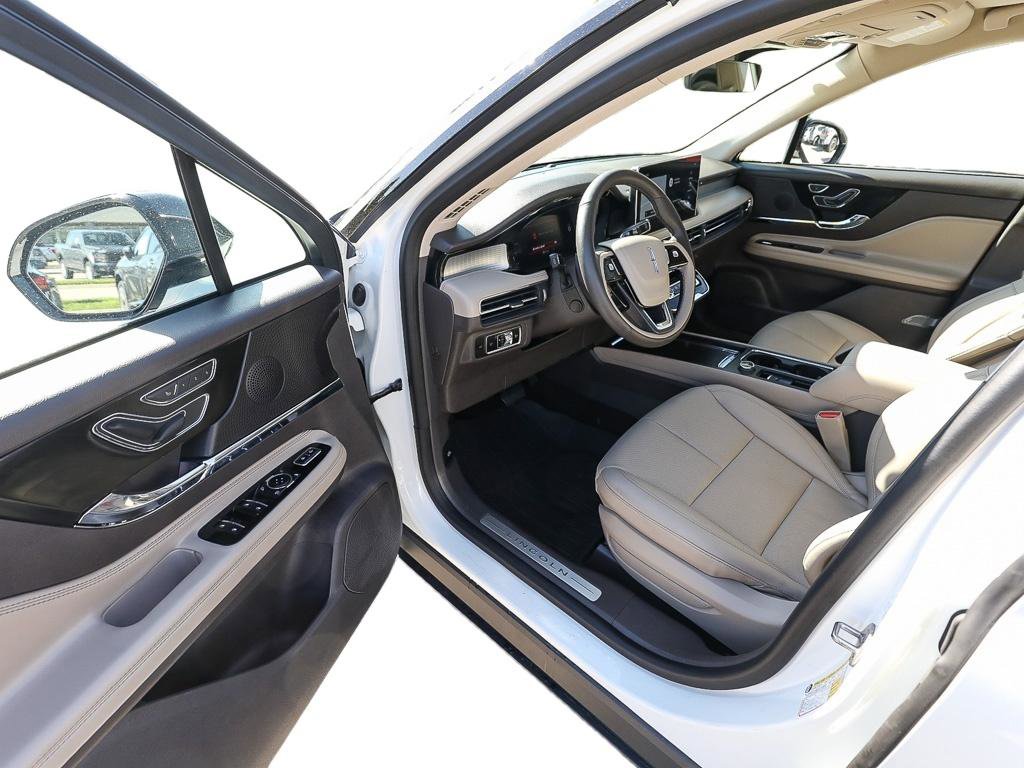 Certified 2024 Lincoln Corsair AWD w/ Equipment Group 101A image 11