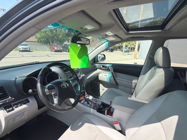 Used 2012 Toyota Highlander Limited w/ Tow Pkg AWD/4WD image 19