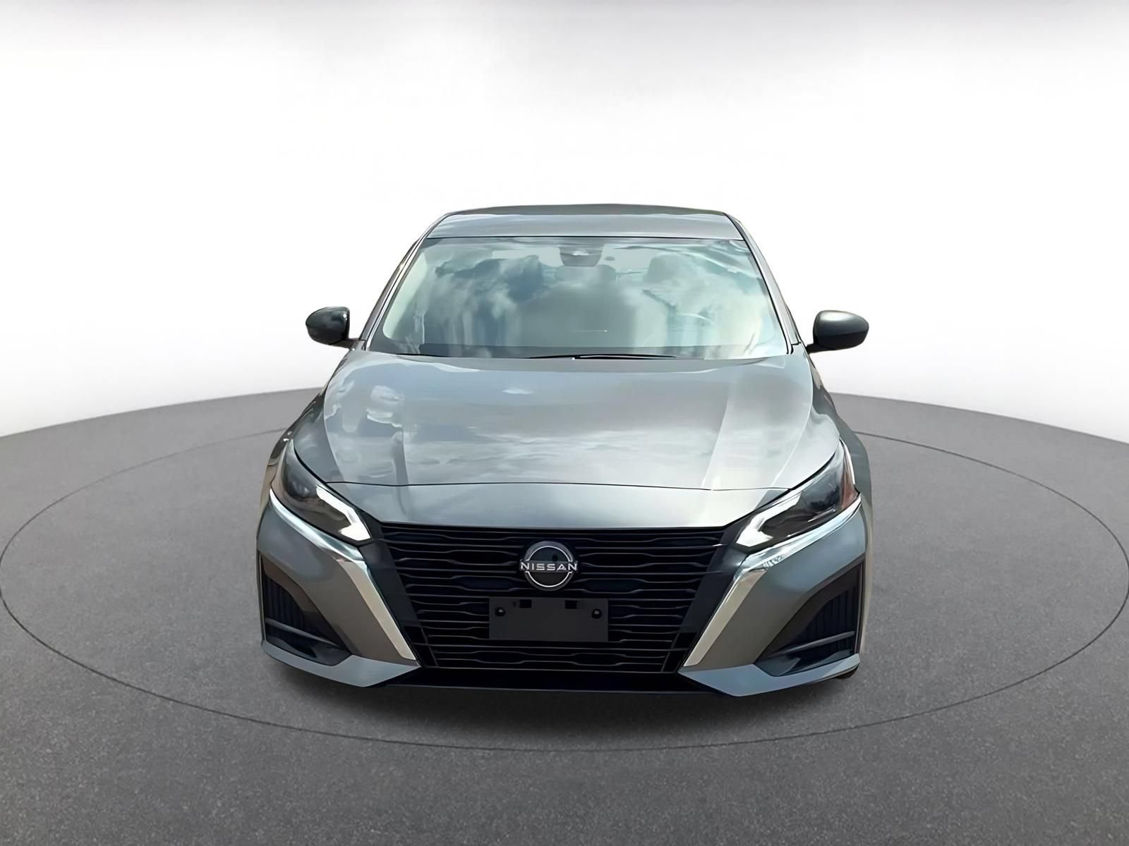 Used 2025 Nissan Altima 2.5 SV FWD image 4