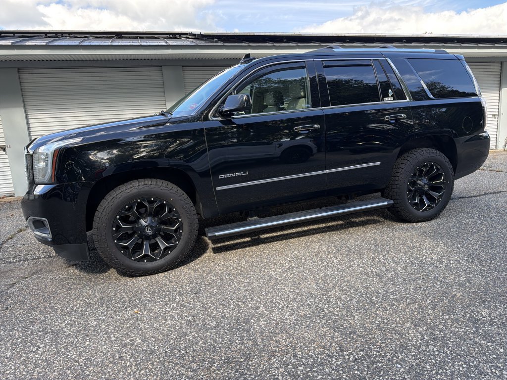 Used 2020 GMC Yukon Denali AWD/4WD image 2
