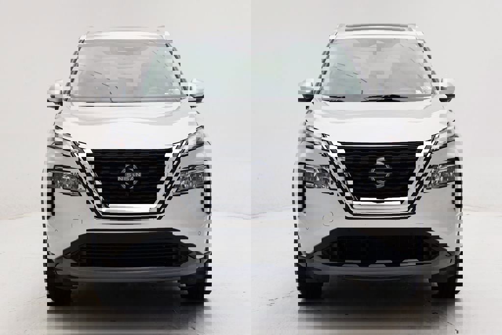 Used 2023 Nissan Rogue SL w/ SL Premium Package image 5