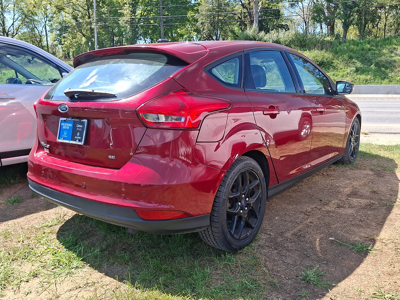 Used 2016 Ford Focus SE w/ Equipment Group 201A FWD image 6
