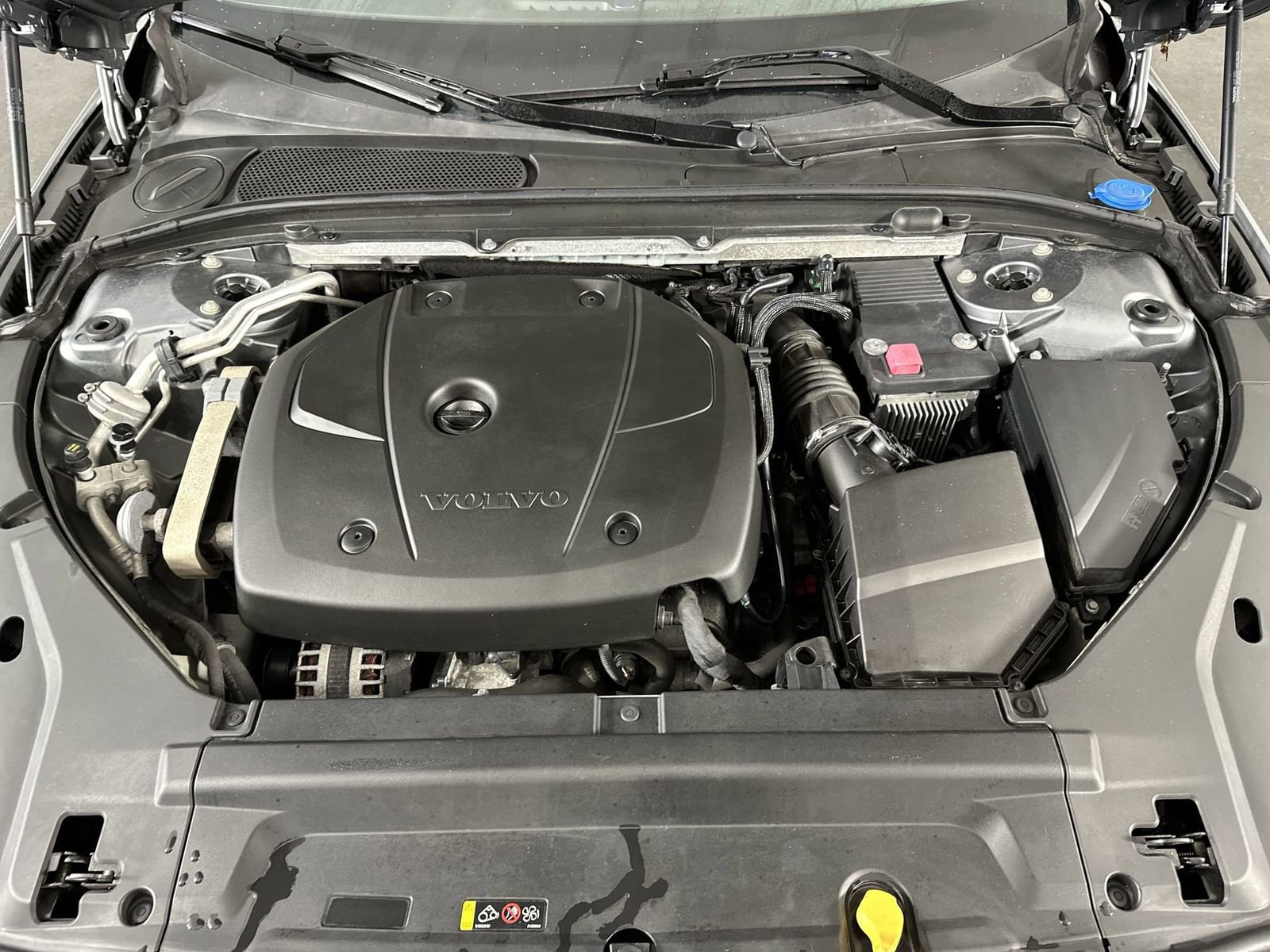 Used 2018 Volvo S90 T6 Inscription image 32