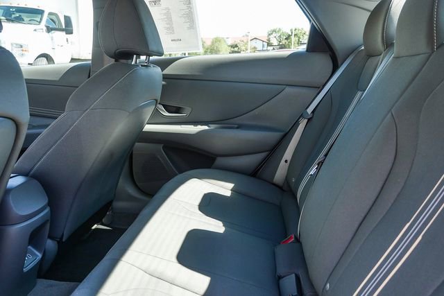 Certified 2025 Hyundai Elantra Sport image 19