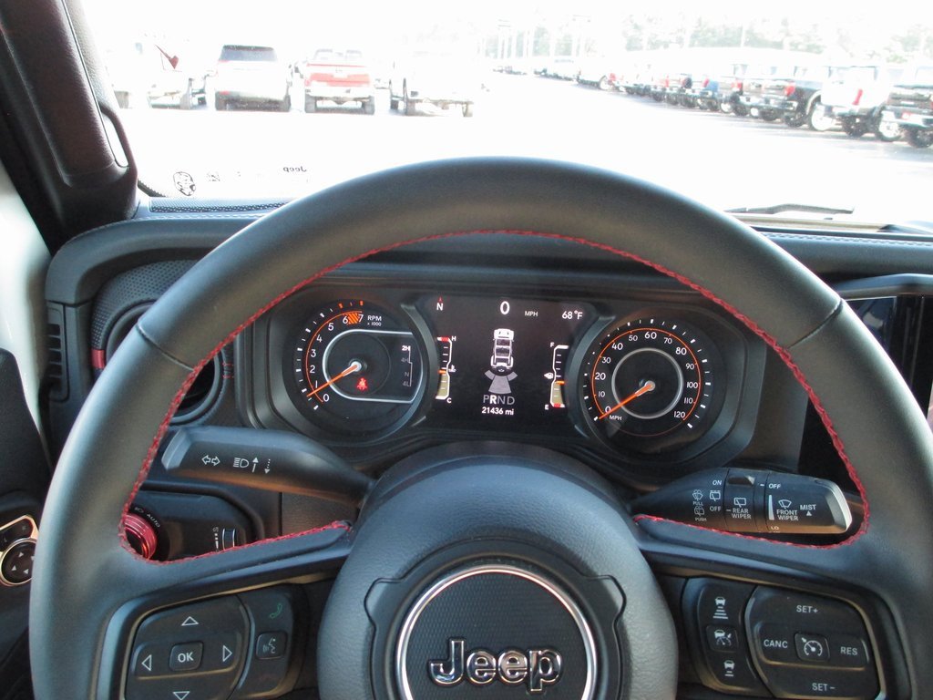 Used 2024 Jeep Wrangler Unlimited Rubicon w/ Technology Group image 29