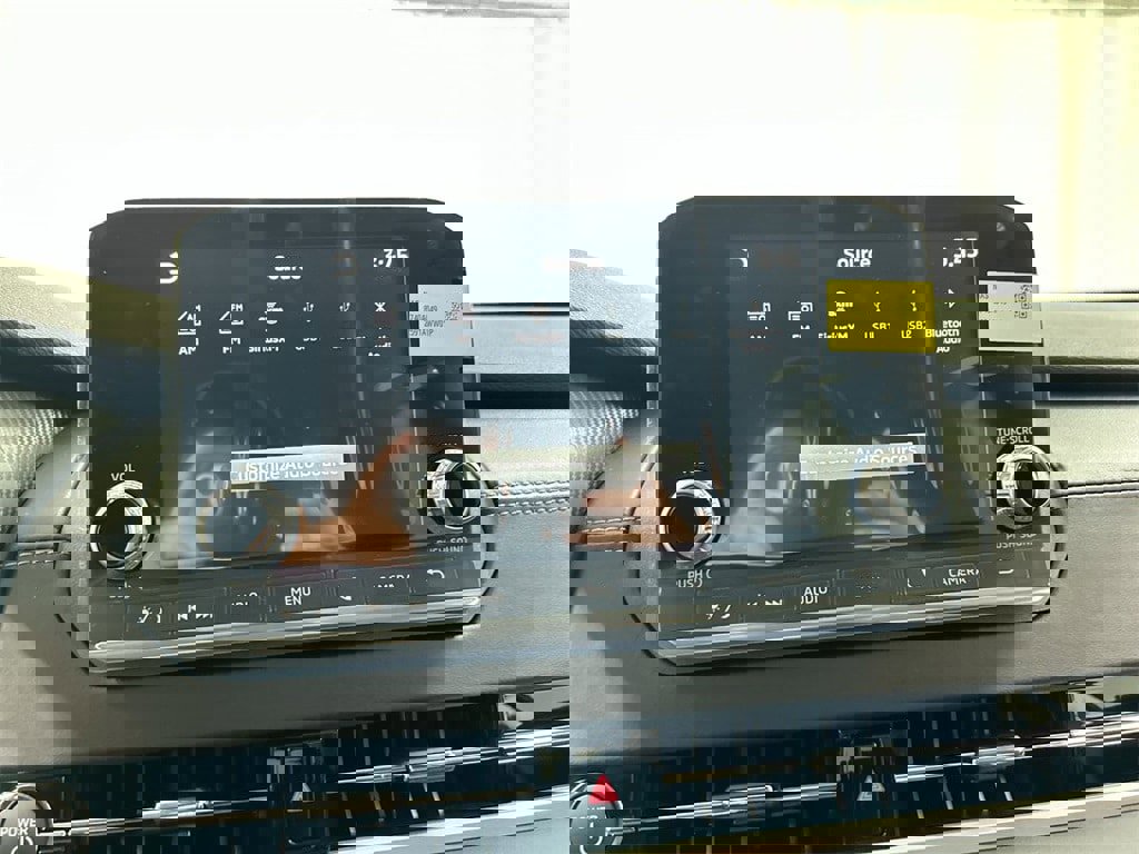 New 2025 Mitsubishi Outlander ES image 15