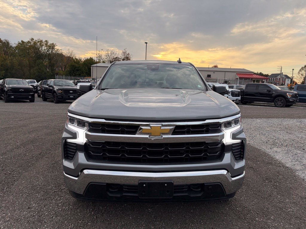 Used 2025 Chevrolet Silverado 1500 LT AWD/4WD image 17