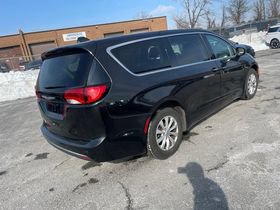 Used 2018 Chrysler Pacifica Touring Plus image 7