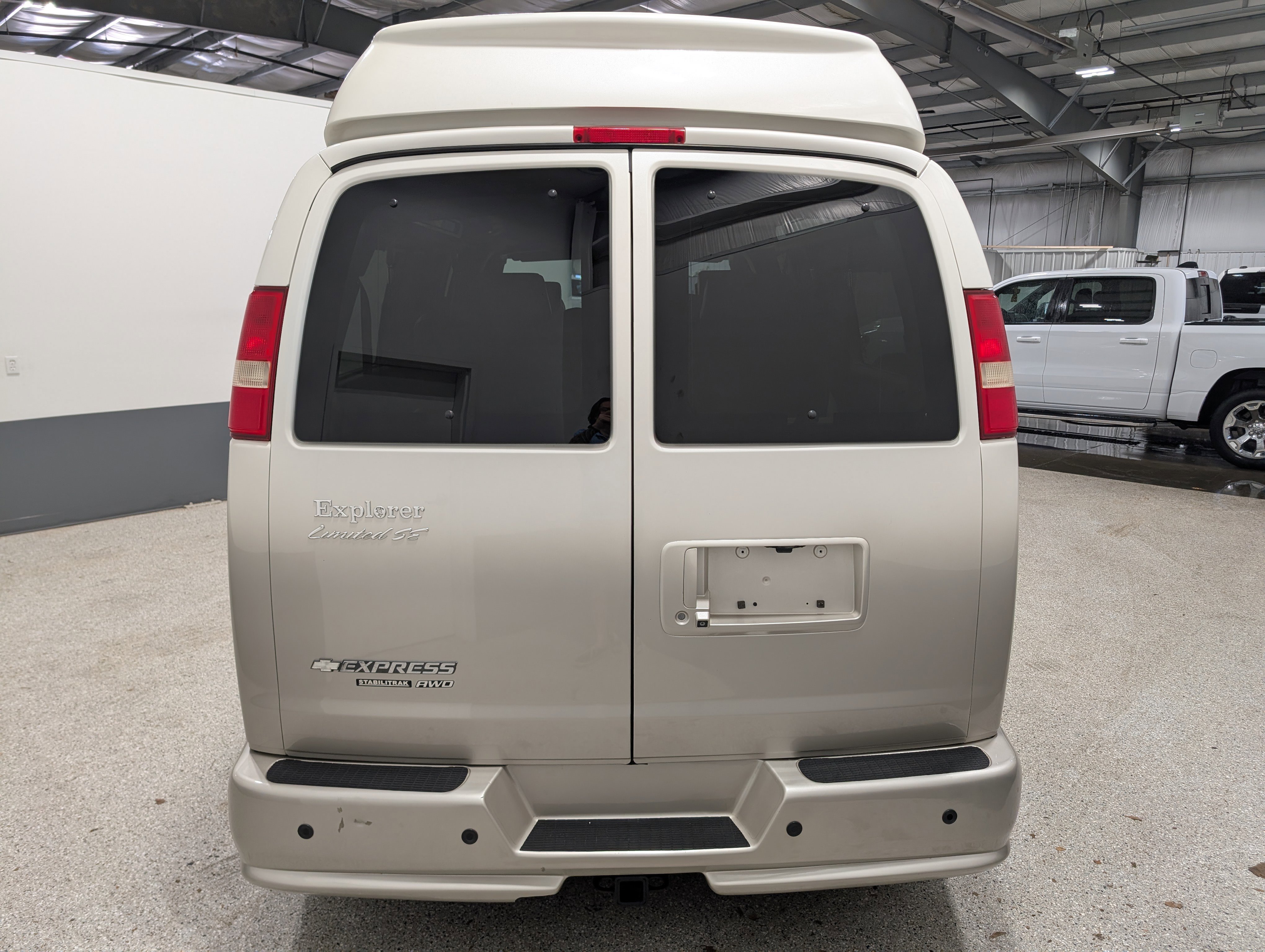 Used 2014 Chevrolet Express 1500 AWD image 4