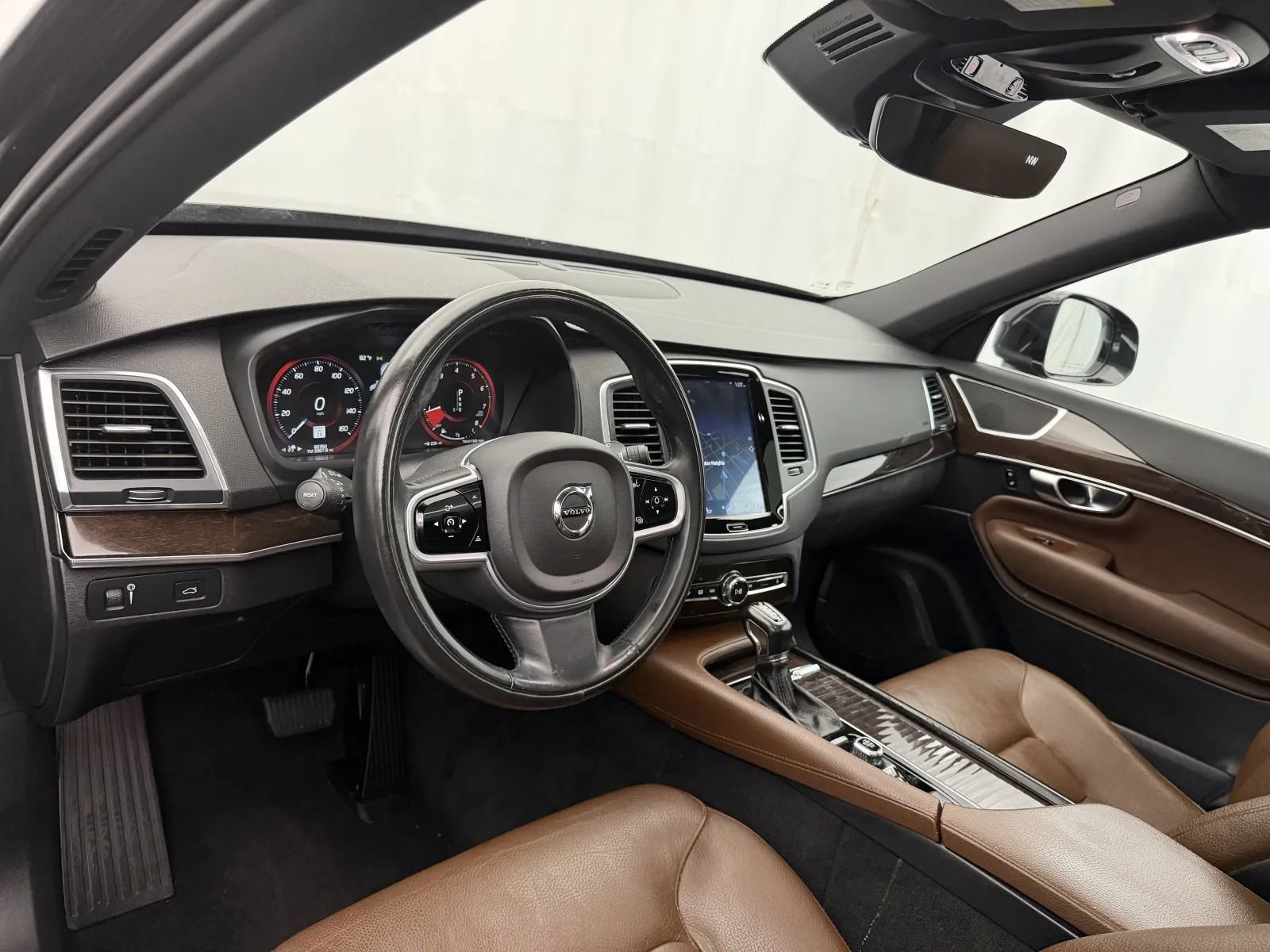 Used 2019 Volvo XC90 T6 Momentum w/ Protection Package Premier AWD/4WD image 9