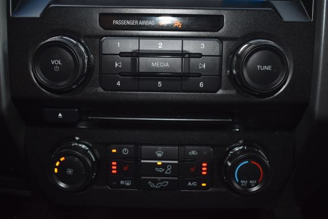 Used 2018 Ford F150 XLT w/ Equipment Group 302A Luxury AWD/4WD image 32