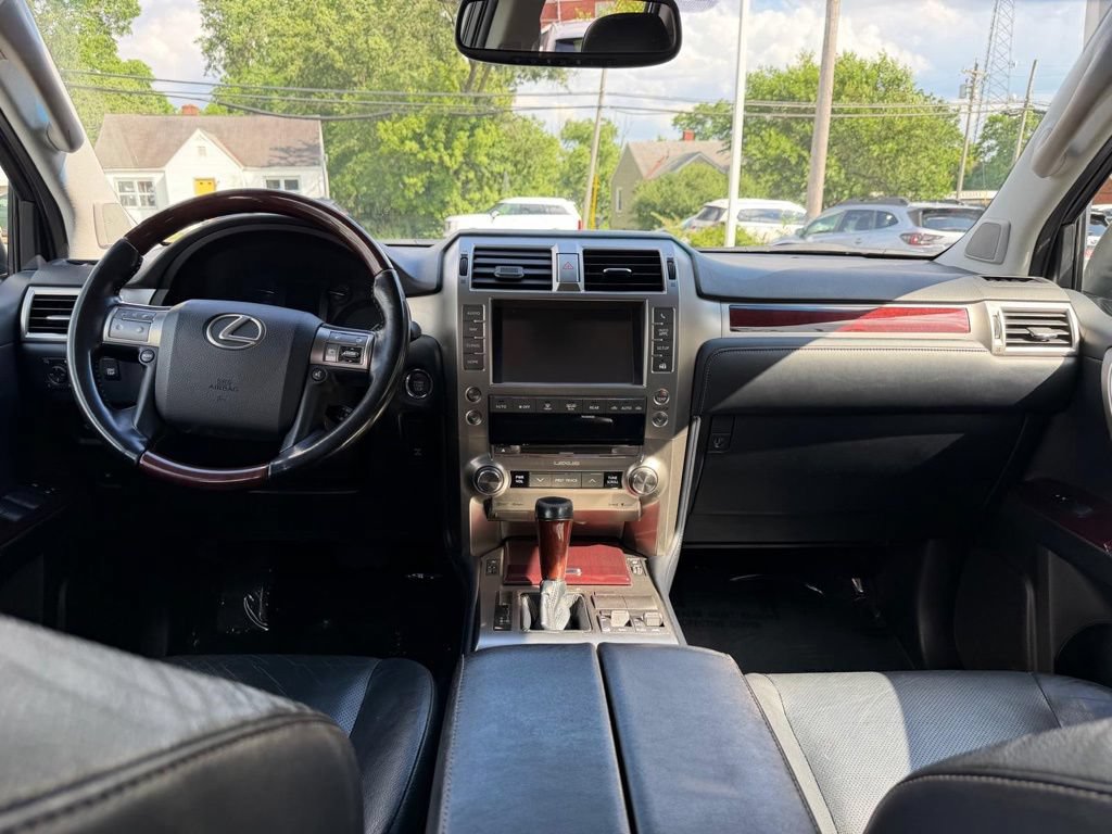 Used 2018 Lexus GX 460 Premium w/ Premium Package AWD/4WD image 21