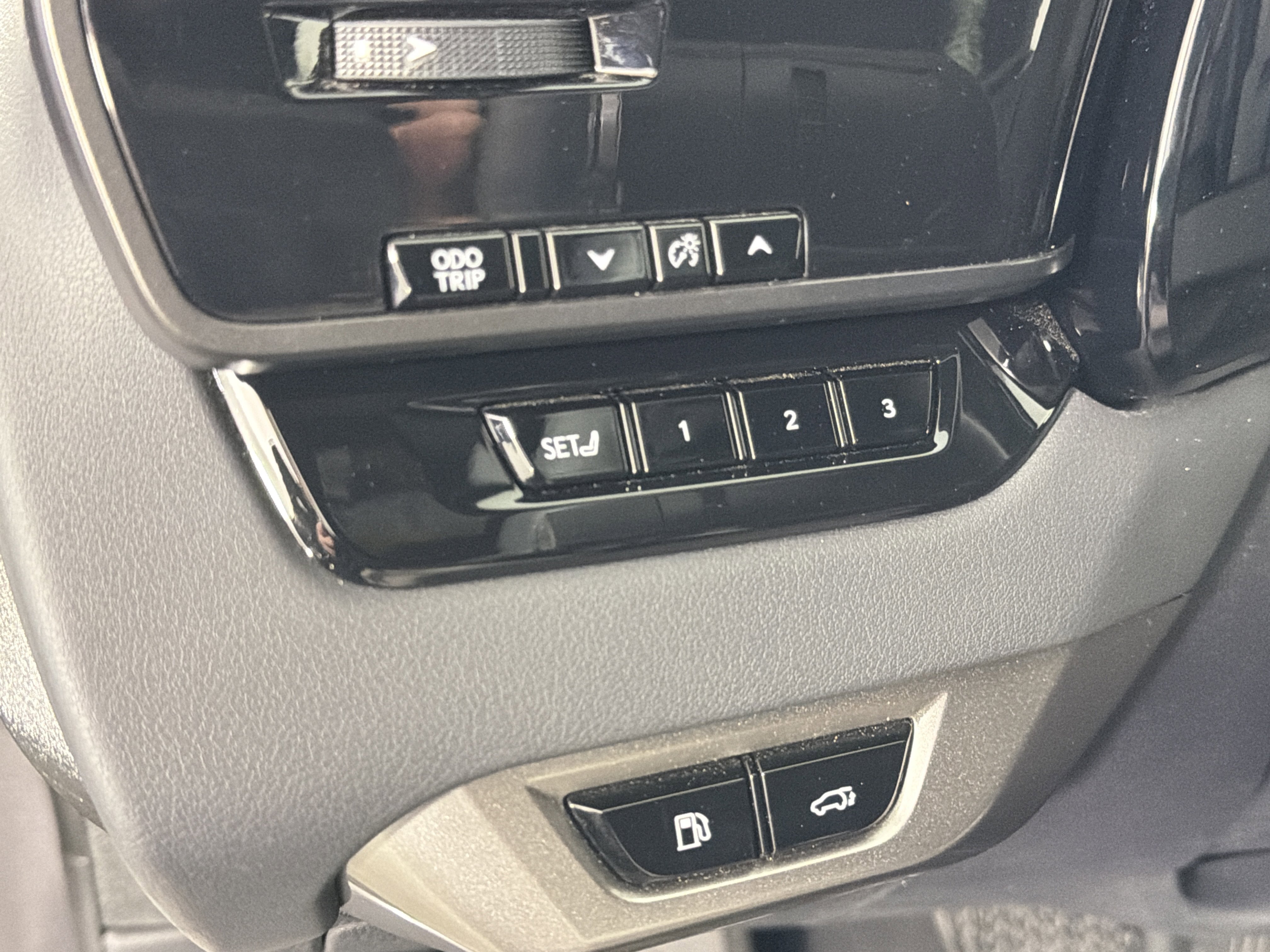 Used 2025 Lexus RX 350 w/ Convenience Package image 8