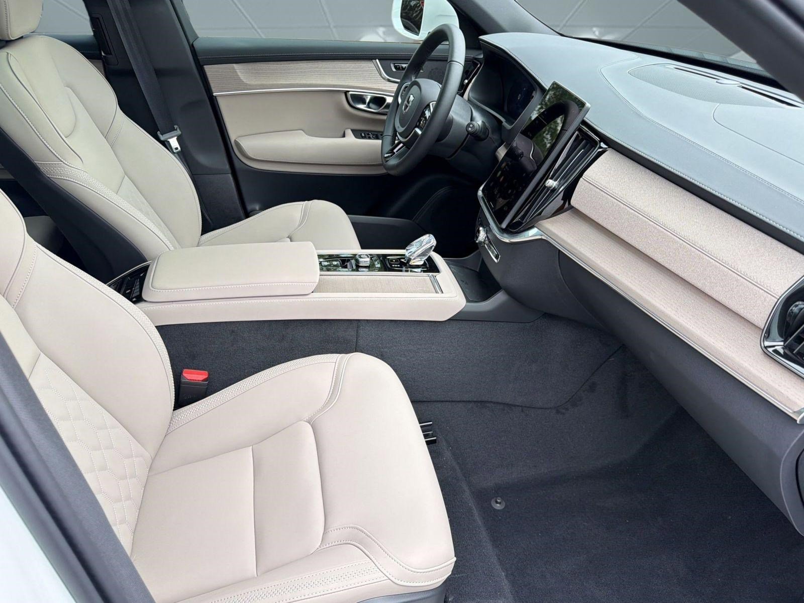 New 2026 Volvo XC90 B6 Plus AWD/4WD image 30