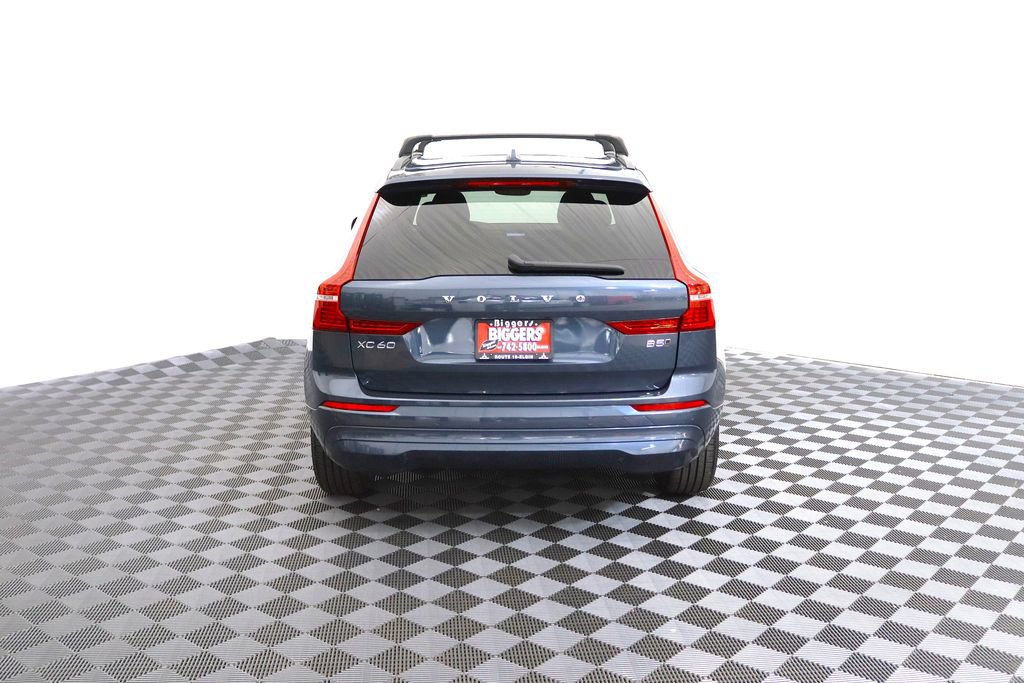 Used 2022 Volvo XC60 B5 Momentum AWD/4WD image 7