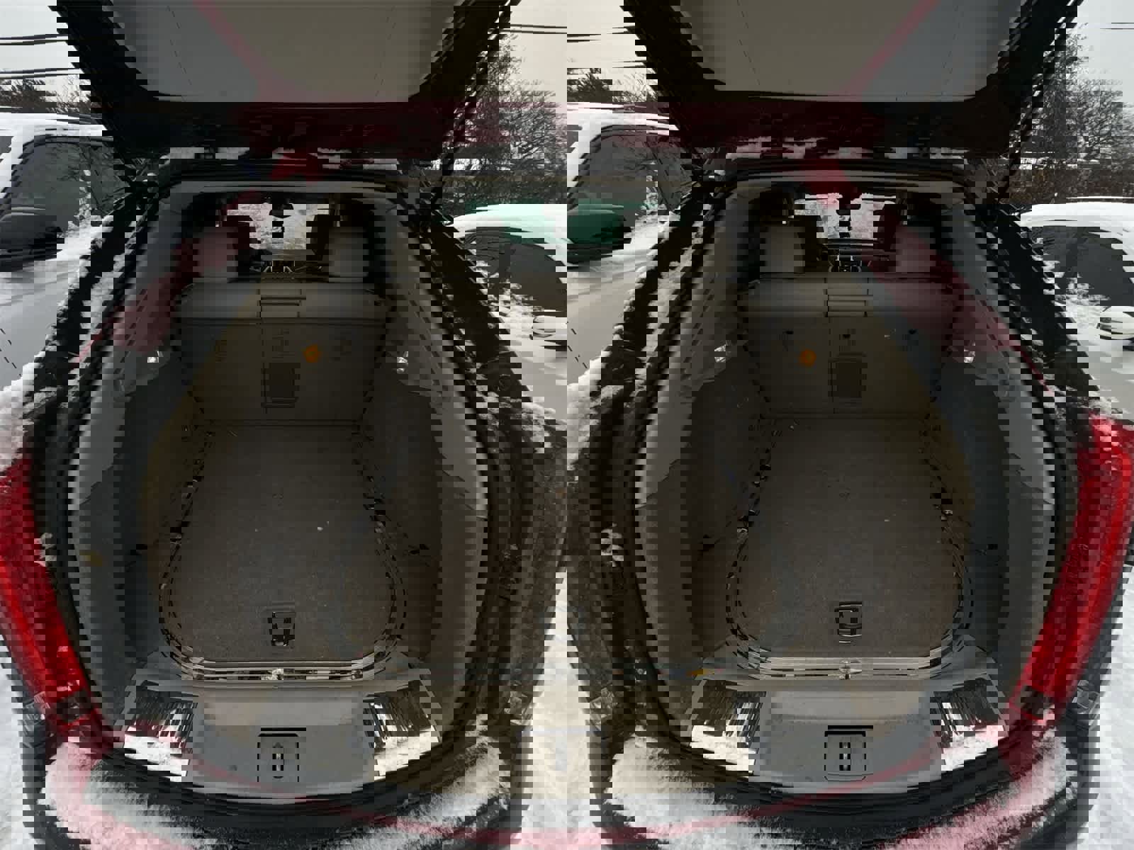 Used 2010 Cadillac SRX Luxury image 32